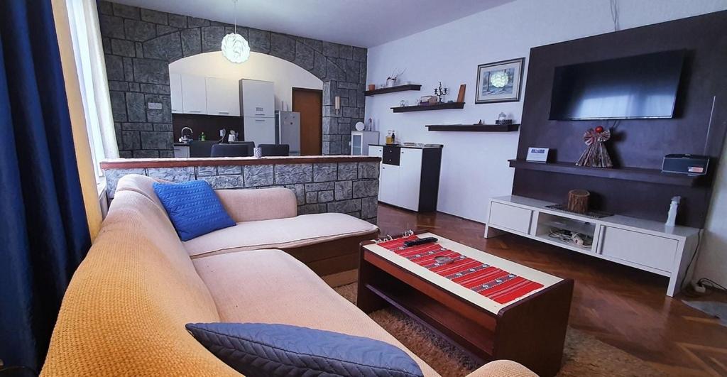 Apartman Ksenija Джяково Экстерьер фото