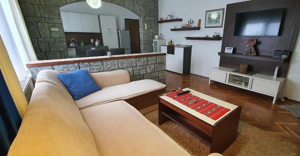 Apartman Ksenija Джяково Экстерьер фото